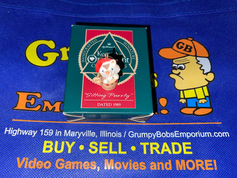 Sitting Purrty (Collector's Club) (1989) (Miniature) (Hallmark Keepsake) Pre-Owned: Ornament and Box