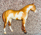 Breyer Molding Co. USA / INDIANA / #701002 / 2002 Spring Show Special Ed. Model / Was Only Available Feb.-July 2002 / Includes COA / See Info in Listing / Approx 8 1/2" x 9 1/2" / Pre-owned / No Box / See Pictures