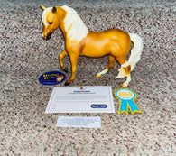 Breyer Reeves / Gold Coast Palomino in Marabella Mold / Was Only Available Aug.-Dec. 2001 / See Info in Listing / Approx. 8" x 10" / Pre-Owned / No Box / See Pictures