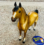 Breyer Molding Co. USA / Glossy Arabian Stallion / Approx. 10"x 11" / Pre-Owned / No Box / See Pictures