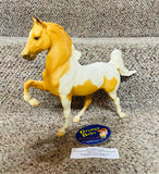 Breyer Molding Co. USA / "A Class Act" Pinto Five-Gaiter Saddlebred Show Special / Approx. 9 1/2" x 11" / Pre-Owned / No Box / See Pictures