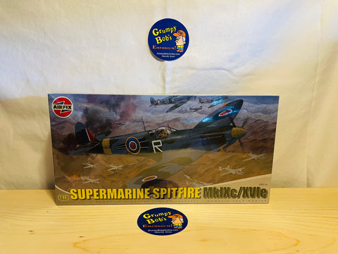 Supermarine Spitfire MkIXc/XVIe (A05113) 1:48 Scale (AIRFIX Plastic Model Kit / A Hornby Product) New/Other (Pictured)