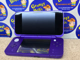 SYSTEM - Purple / Silver - Mario Kart 7 Edition [NO GAME] (New Nintendo 2DS XL) Pre-Owned: System, Stylus, AR Cards, Charger, Cardboard Tray and Box [Matching Serial] (As Pictured)