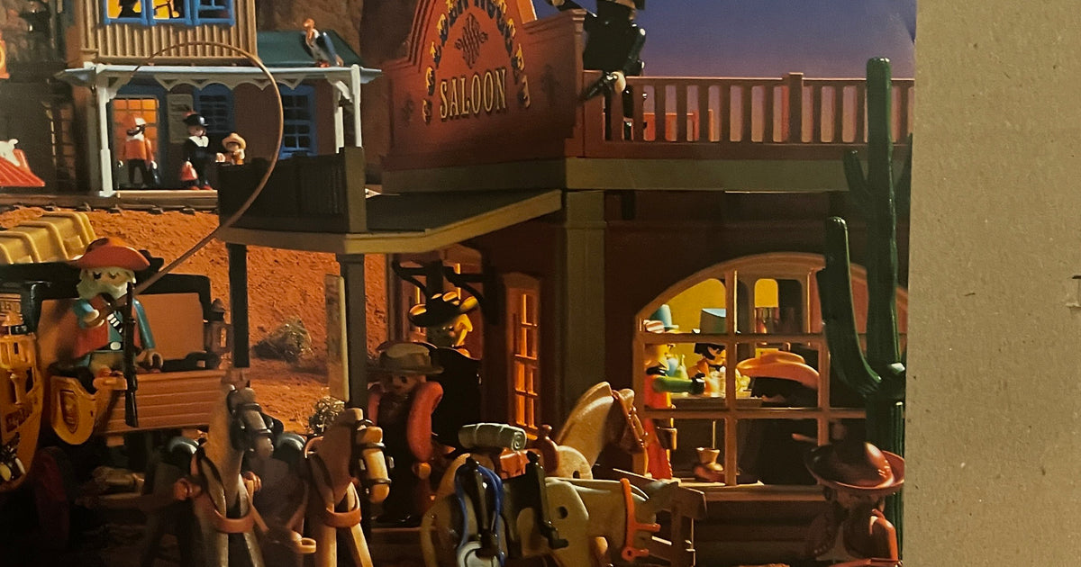 Snake River Ranch Play Set (3805) (Playmobil) PreOwned w/ Original Bo