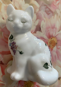 Fenton Art Glass / White Milk Glass Sitting Cat / "Violets in the Snow" 1982-1985 Label / Fenton Stamp / Approx. 3 3/4" / Signed P. Hayhurst / No Original Box (Pre-Owned)