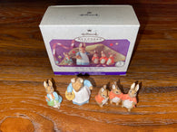 The Tale of Peter Rabbit - Beatrix Potter (1999) (Set of 3) (Easter Collection) (Hallmark Keepsake) Pre-Owned: Ornament and Box*