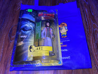 Planet of the Apes: Ari with Battle Flag (Hasbro) (Action Figure) NEW