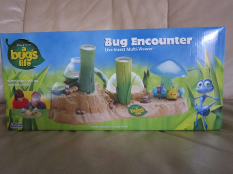 A Bug's Life: Bug Encounter Live Insect Multi-Viewer (Pre-Owned) (Known issues: Heimlich needs repaired/glued down/sold as is/no returns)